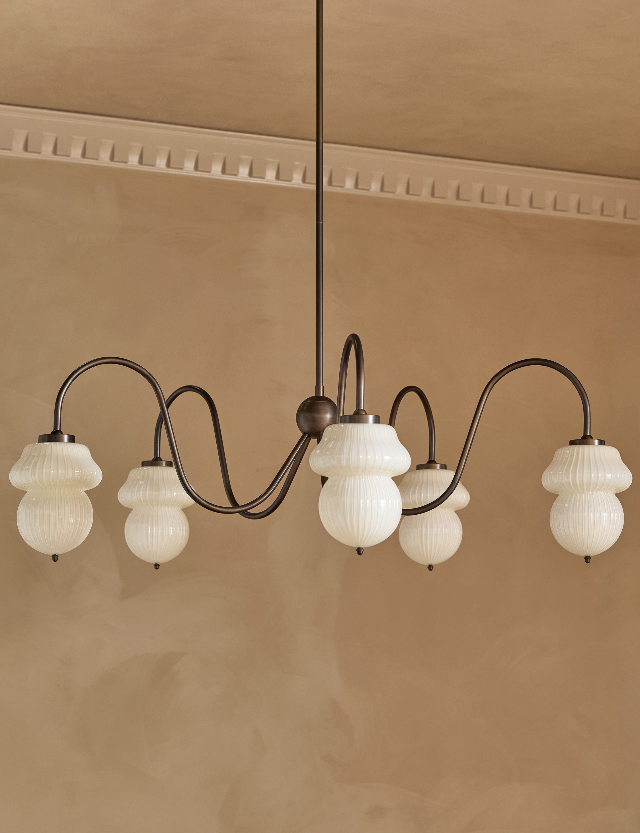 #color::antique-bronze #size::44-dia