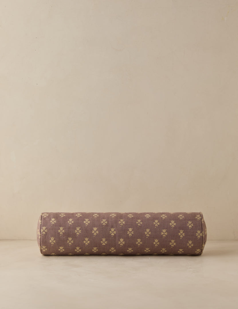 #color::plum-and-sand #style::bolster #fill type::with-feather-down-insert 