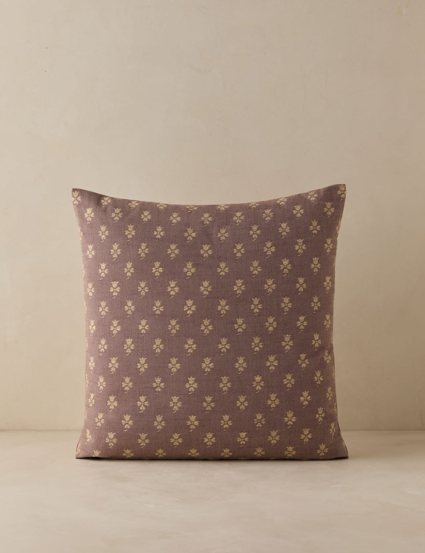 #color::plum-and-sand #style::square #fill type::with-feather-down-insert 