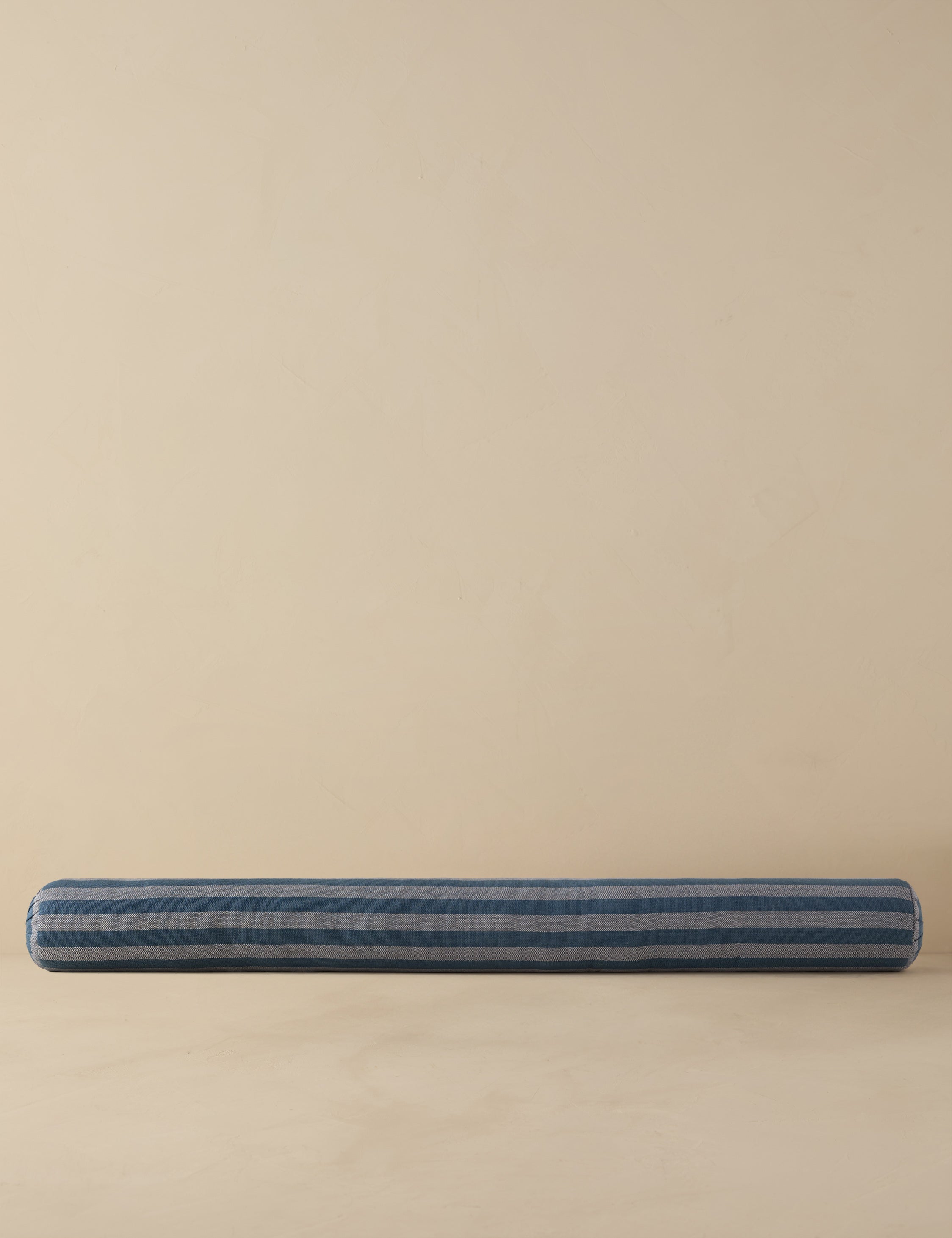 #color::cobalt #style::long-bolster #fill-type::polyester