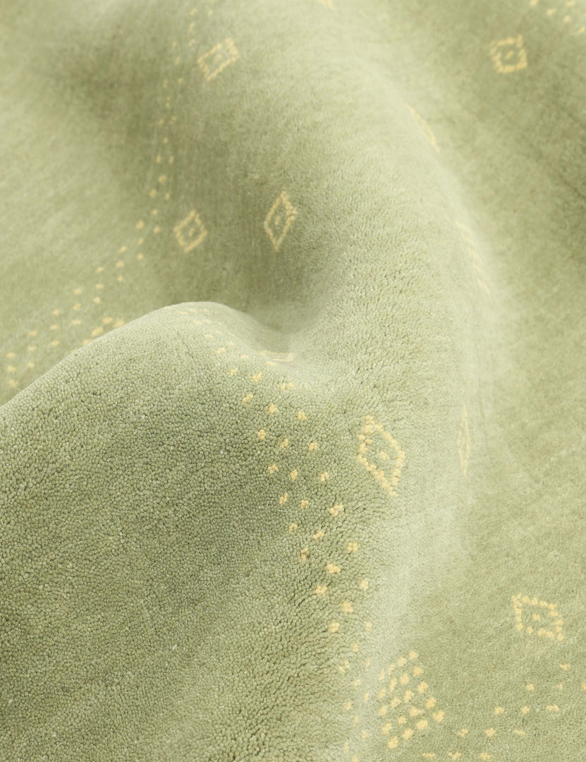 #color::sage #size::5--x-8- #size::8--x-10- #size::9--x-12-