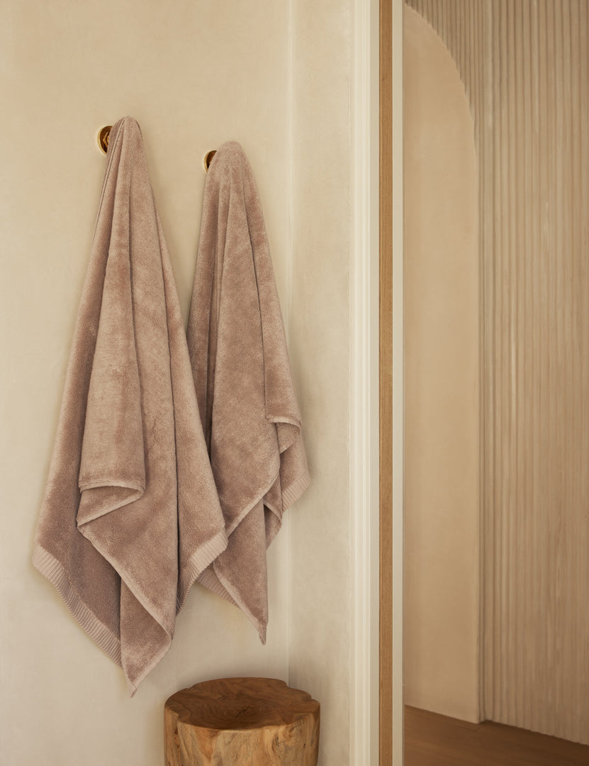 #color::blush #style::bath-towel #style::towel-set #style::bath-sheet