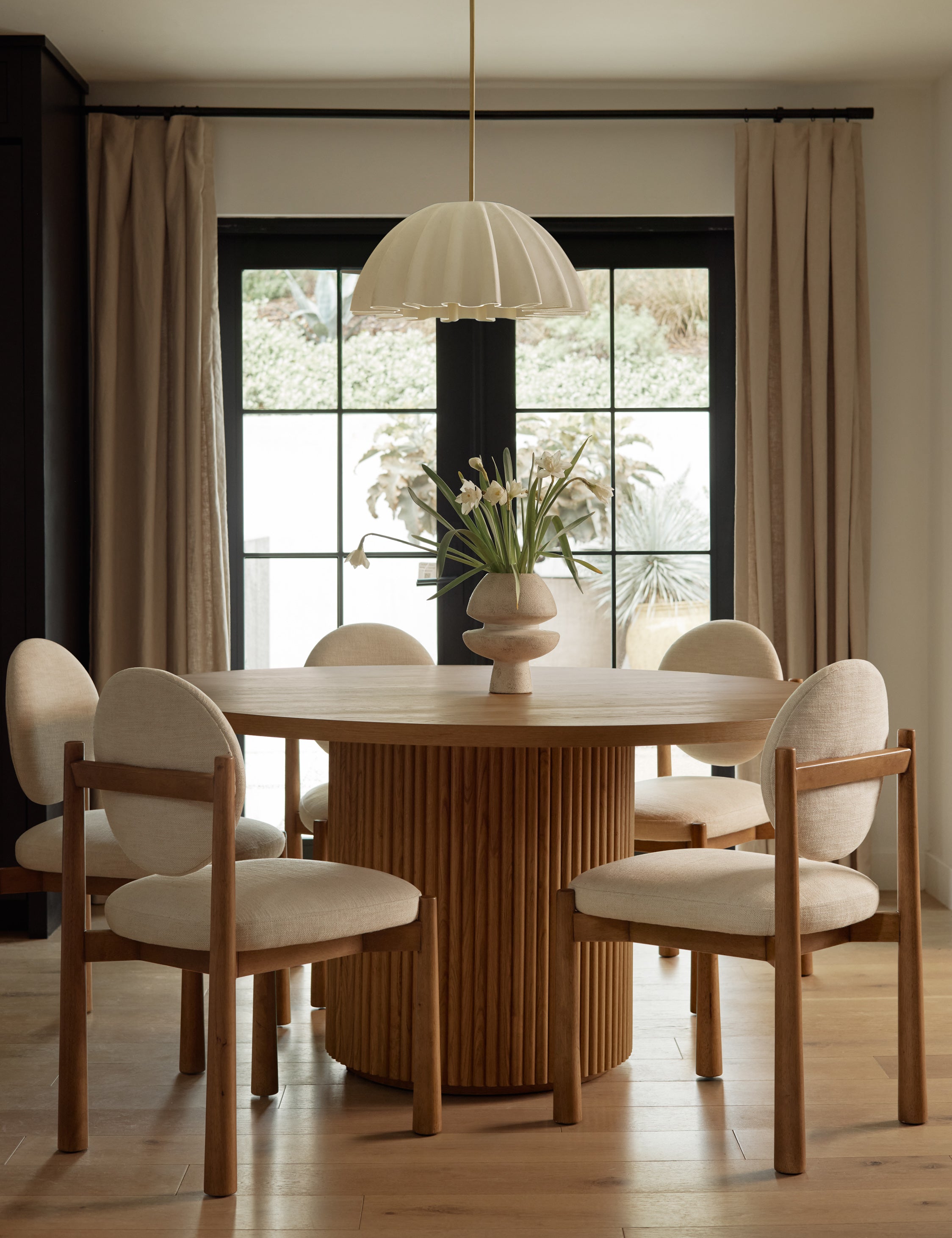 Rutherford Round Dining Table - Thumbnail 3