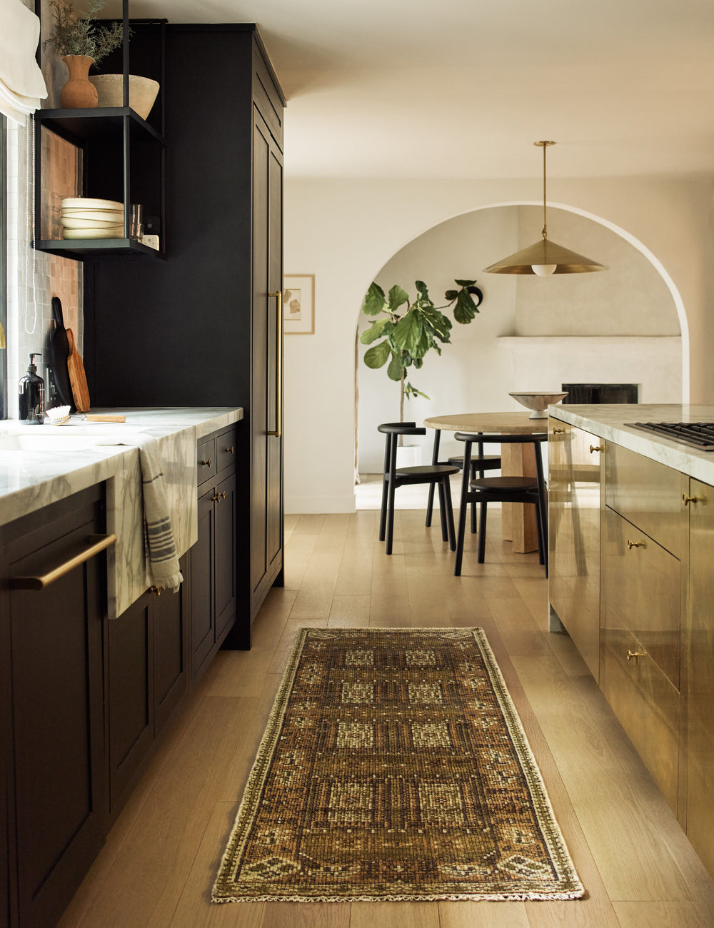 Tahj Traditional Wool Rug