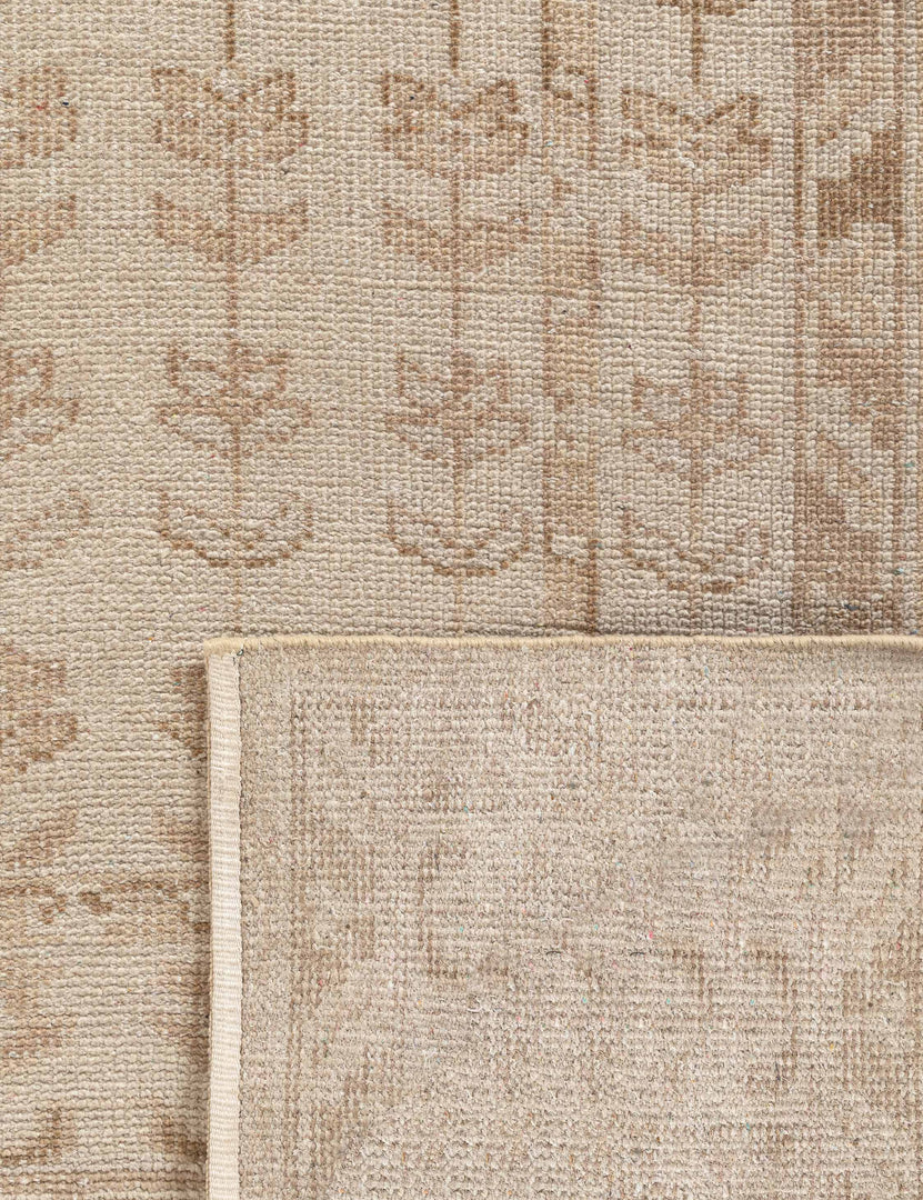 #color::beige #size::2--x-3- #size::2-6--x-8--runner #size::3--x-5- #size::5--x-8- #size::7-9--x-9-9- #size::8-9--x-11-9- #size::10--x-14-