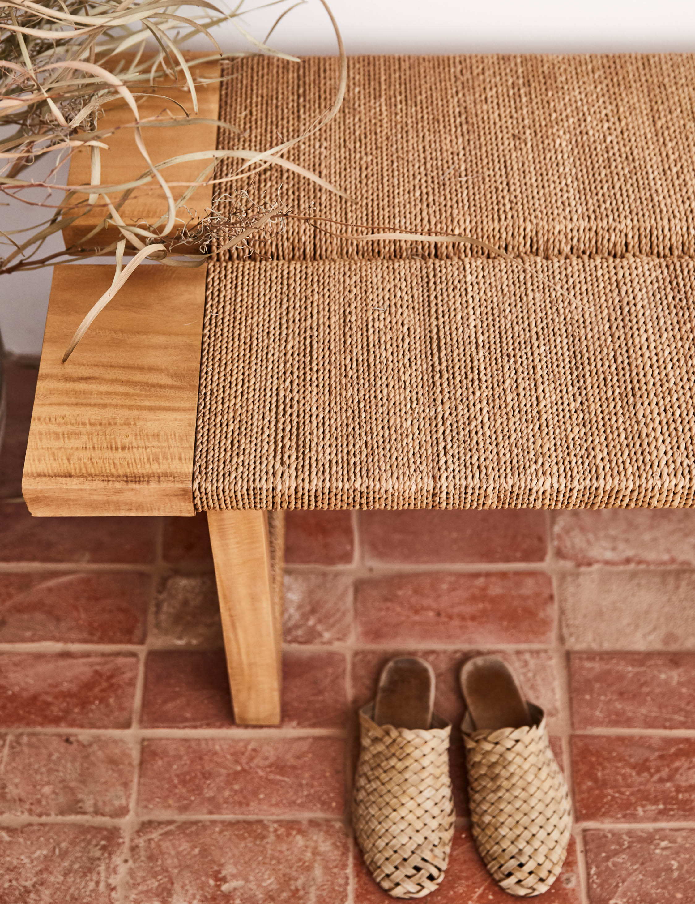 Maritza Woven Seagrass Bench