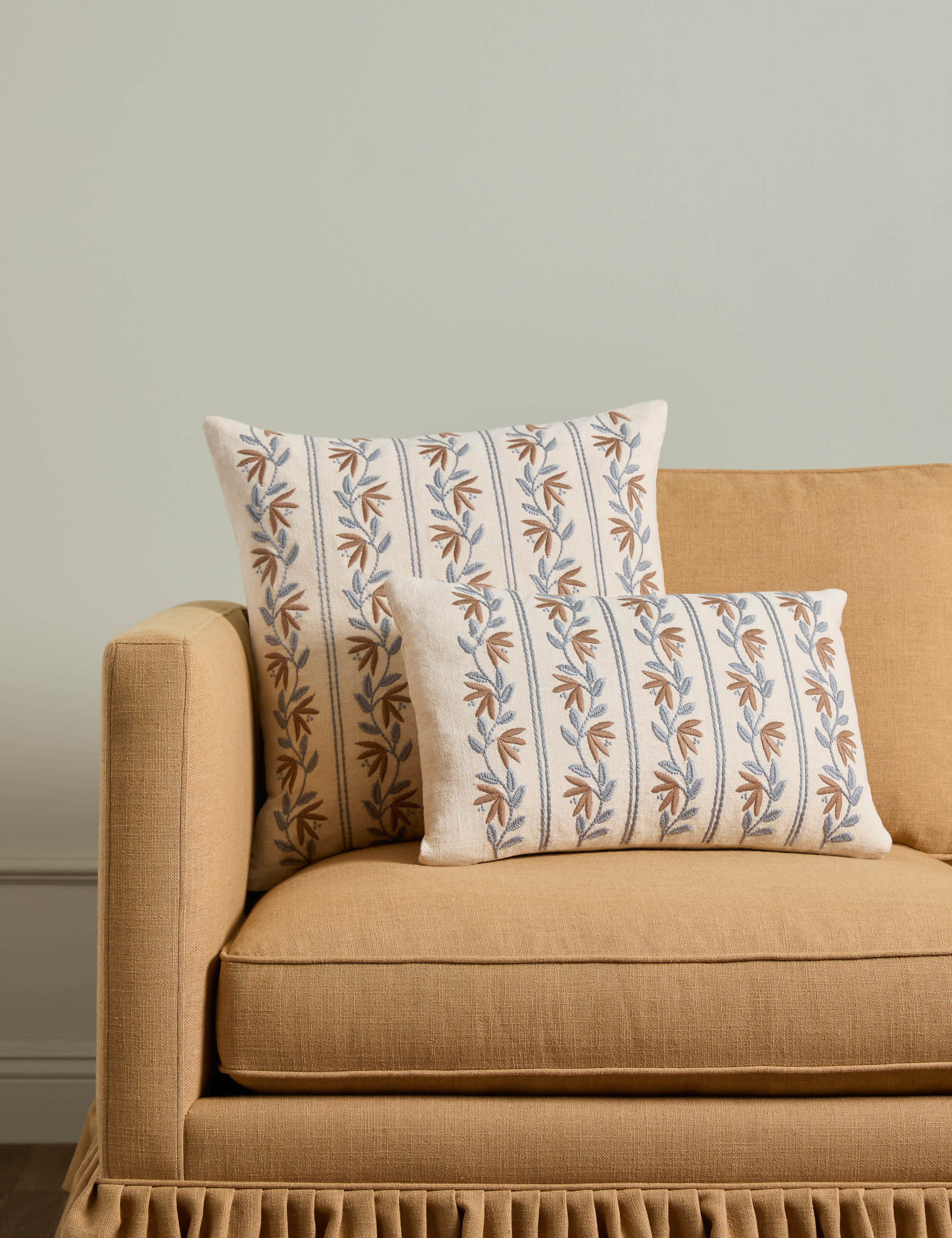 #color::natural-and-blue #style::lumbar #style::square #fill-type::pillow-cover-only #fill-type::with-feather-down-insert