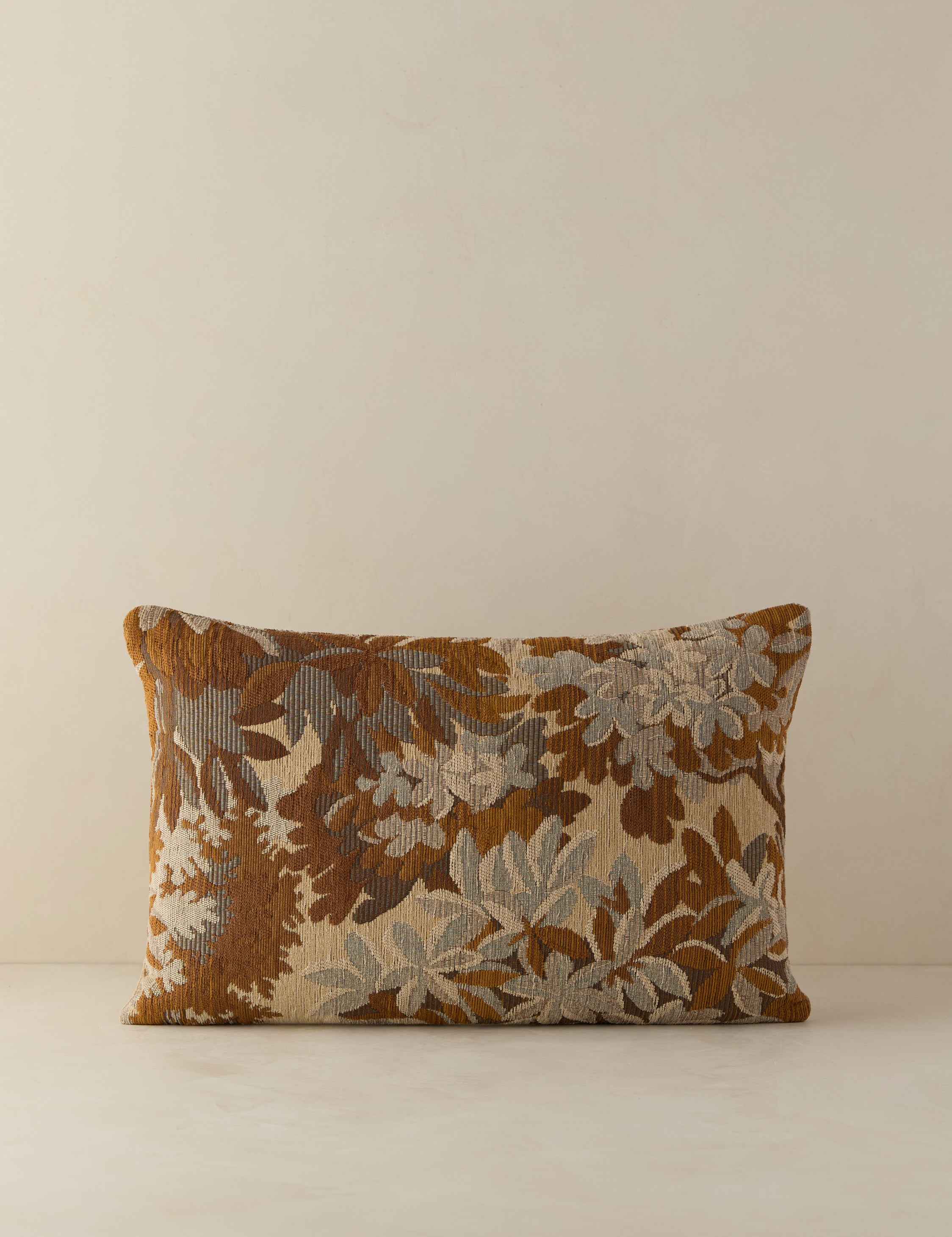 #color::amber #style::lumbar #fill type::with-insert