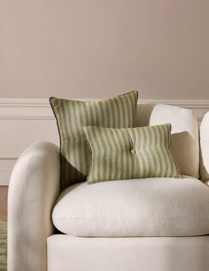 #style::square #style::lumbar #color::hunter