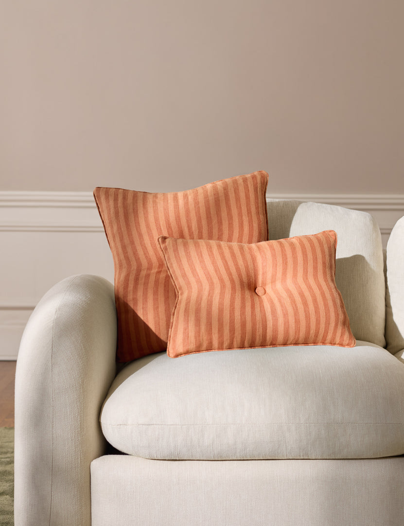 #style::lumbar #style::square #color::saffron 