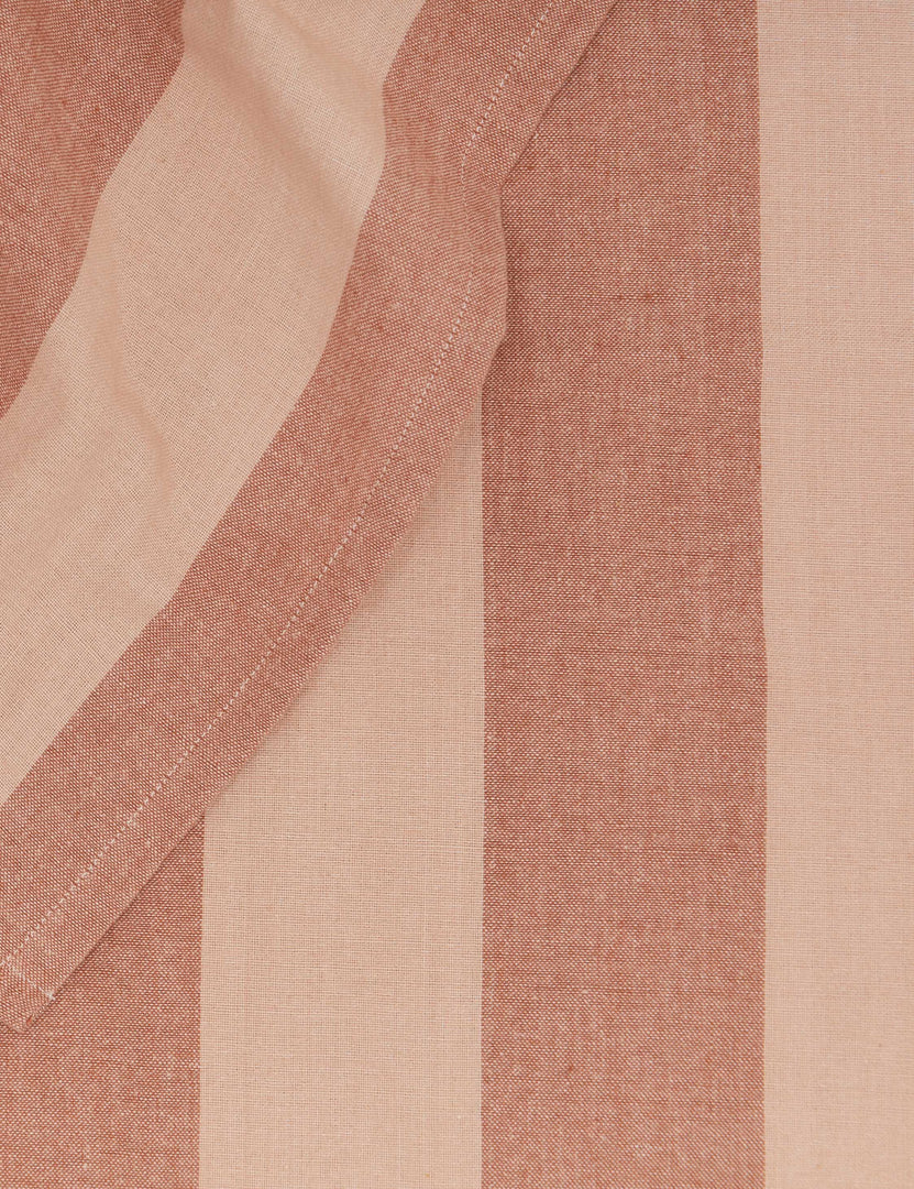 #color::blush-+-terracotta #style::tablecloth