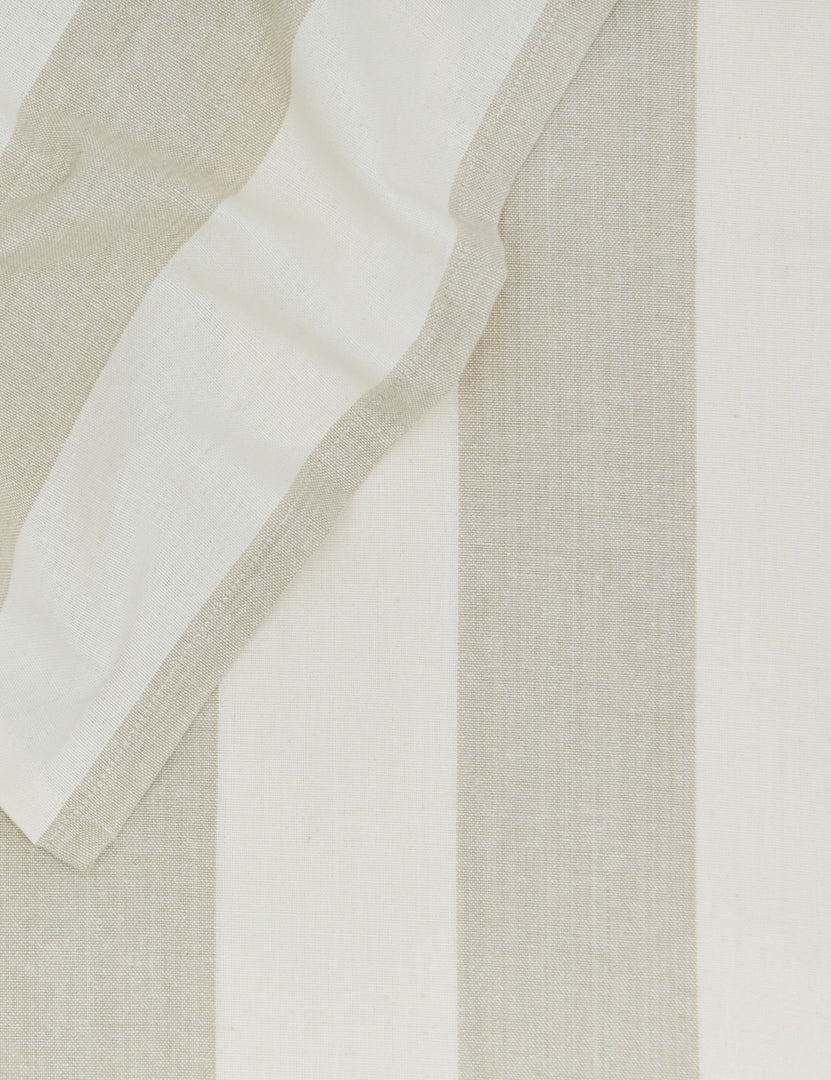 #color::flax-+-ivory #style::tablecloth