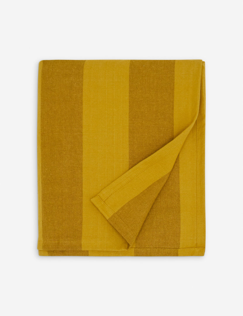 #color::mustard-+-bronze #style::tablecloth
