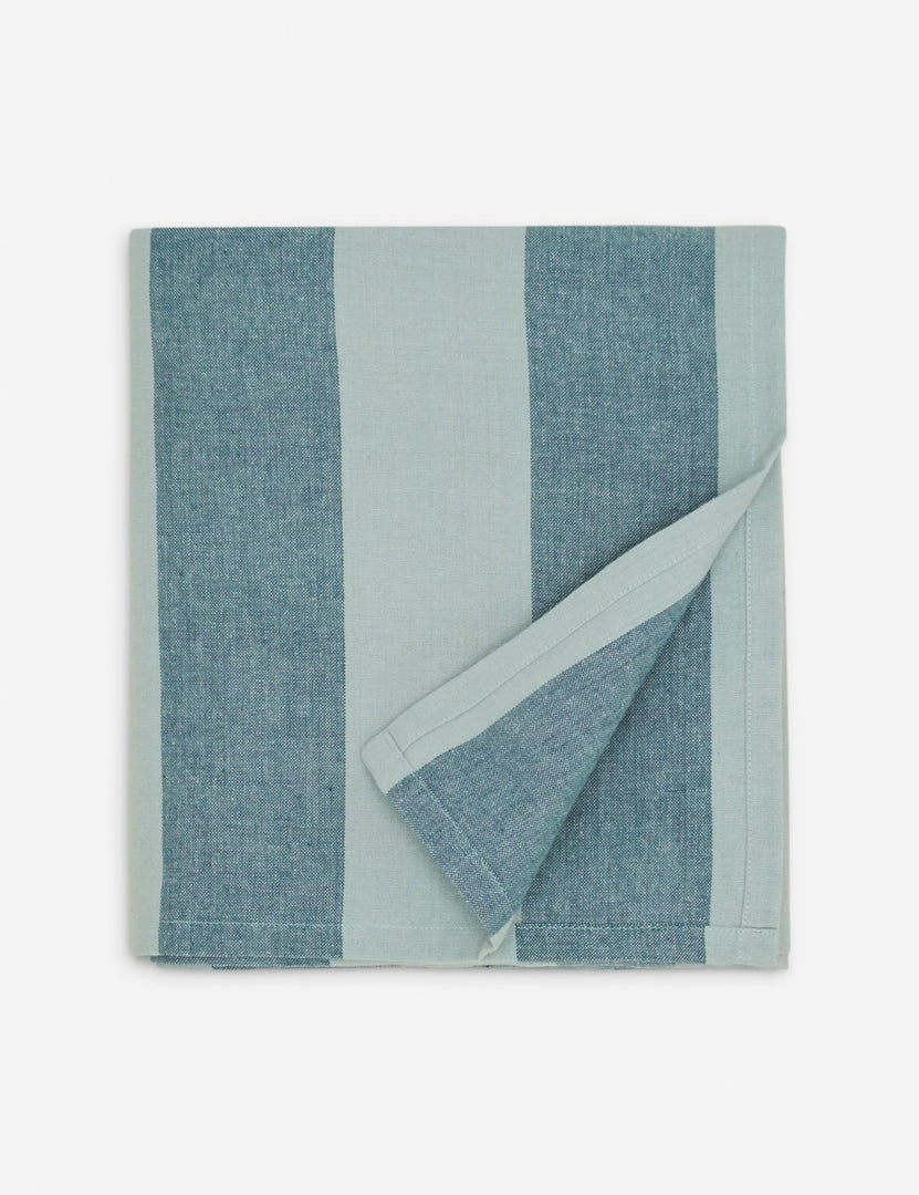 #color::sky-+-peacock #style::tablecloth