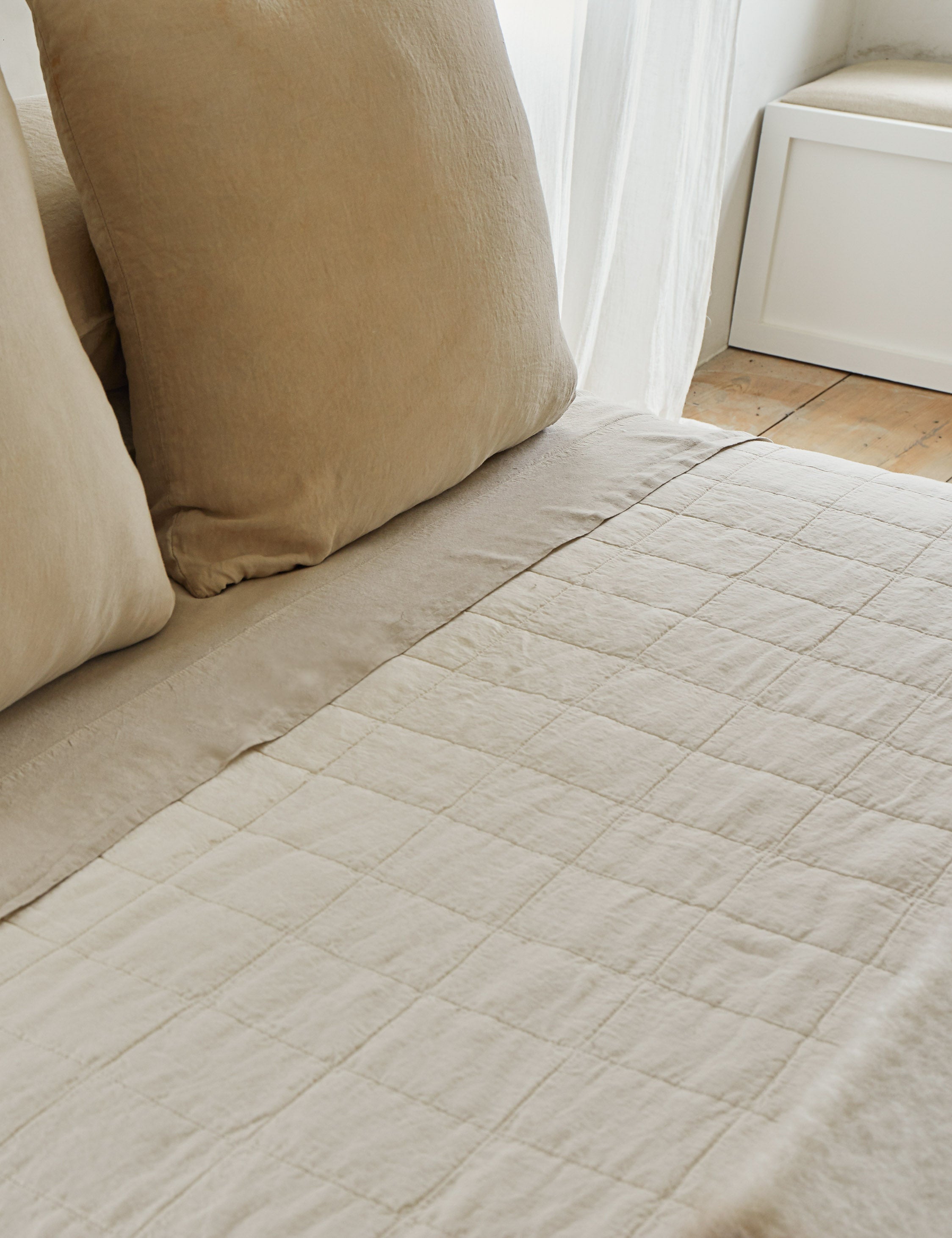 Hawkins New York Simple Linen Quilt - Thumbnail 2