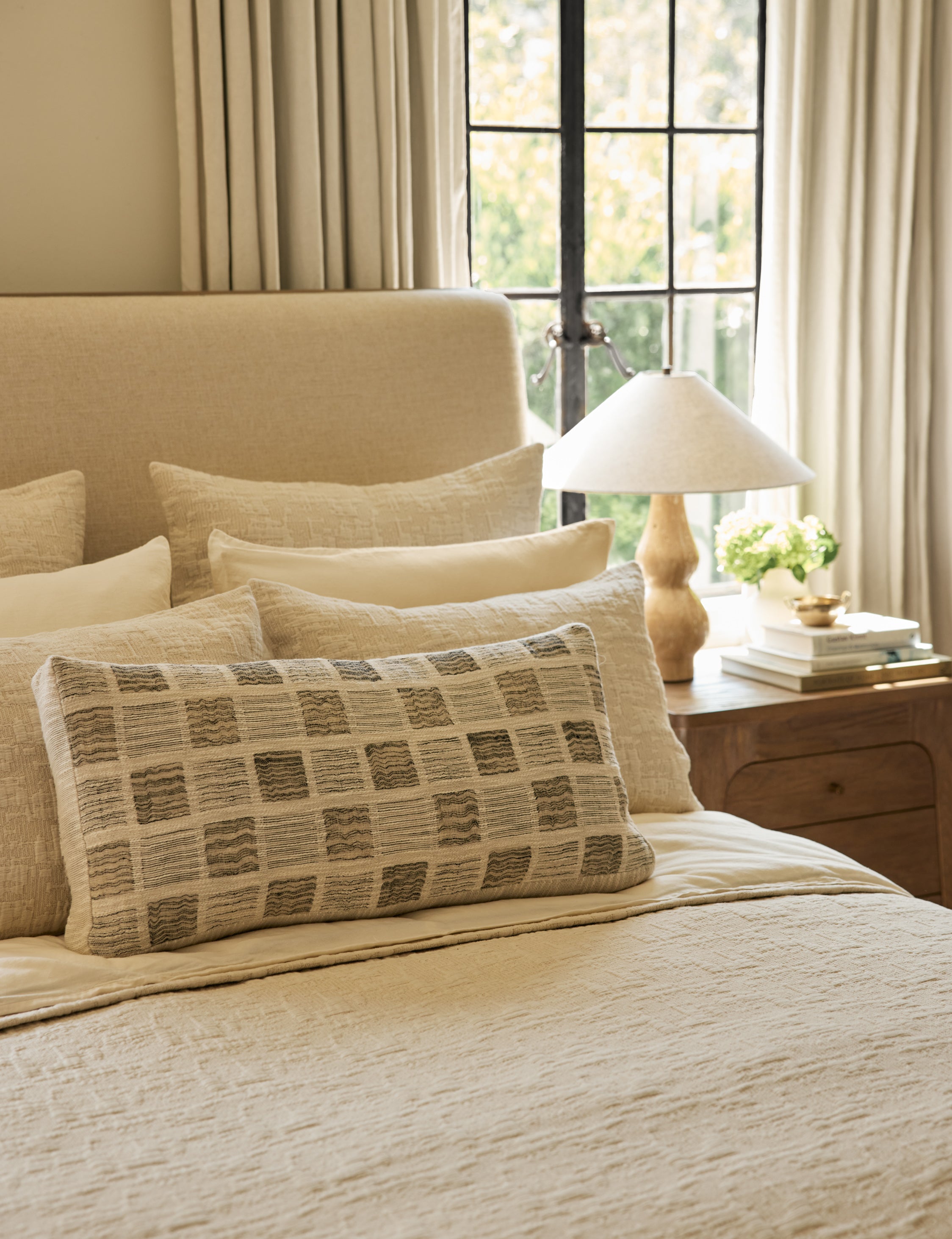 DISC Interiors Muro Coverlet - Thumbnail 2