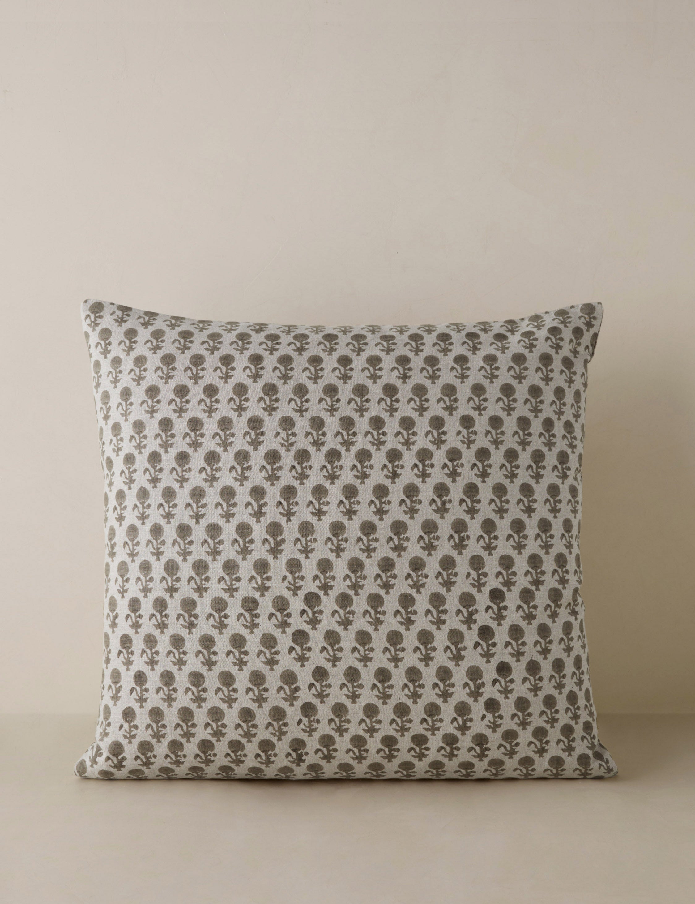 #color::taupe #style::square