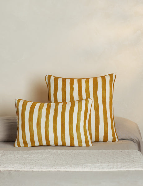 #color::goldenrod-and-ivory #style::lumbar