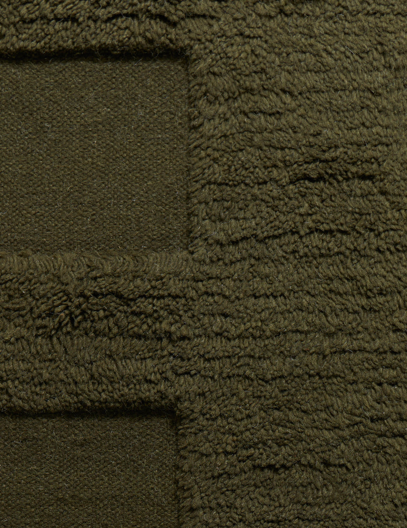 #color::moss #size::6--x-9- #size::8--x-10- #size::9--x-12- #size::10--x-14- #size::12--x-15- | Raita subtle bar patter fringe area rug in moss green