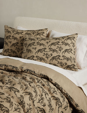 Closer view of the details of the Tiger hemp fabric duvet cover