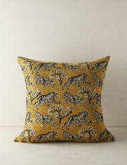#color::gold  #style::square #fill type::with-feather-down-insert #fill type::pillow-cover-only