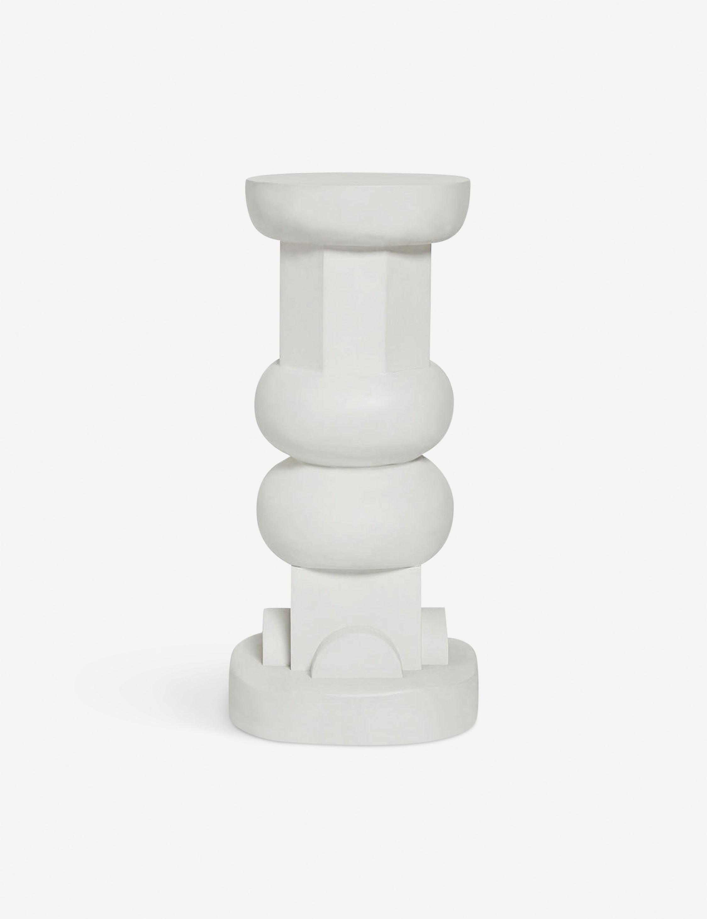 #size::short | Angled view of the toivo short pedestal