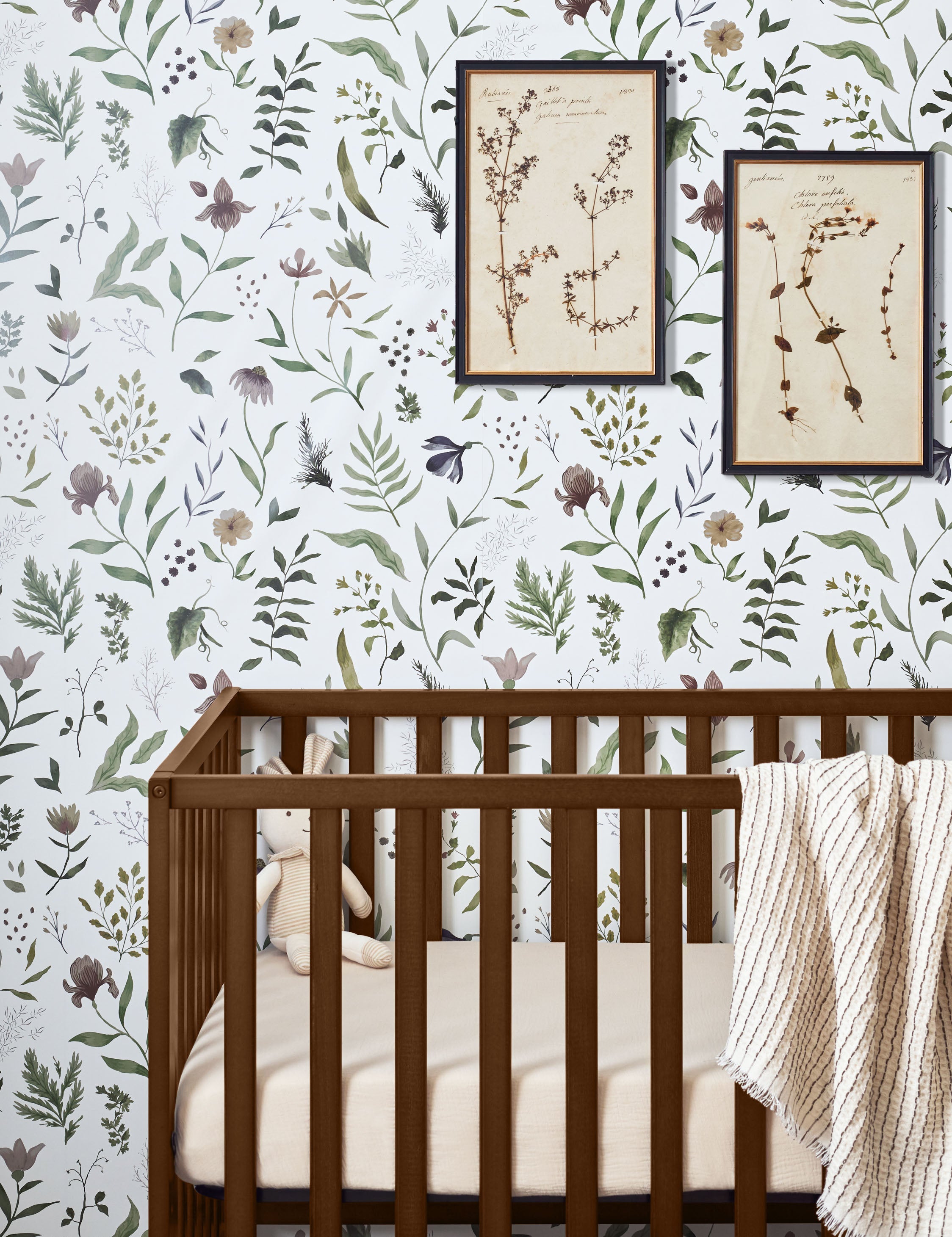 Wendyl Floral Wallpaper