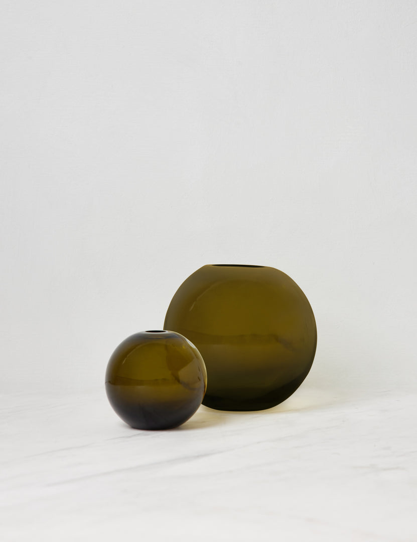 #color::olive #size::small #size::large