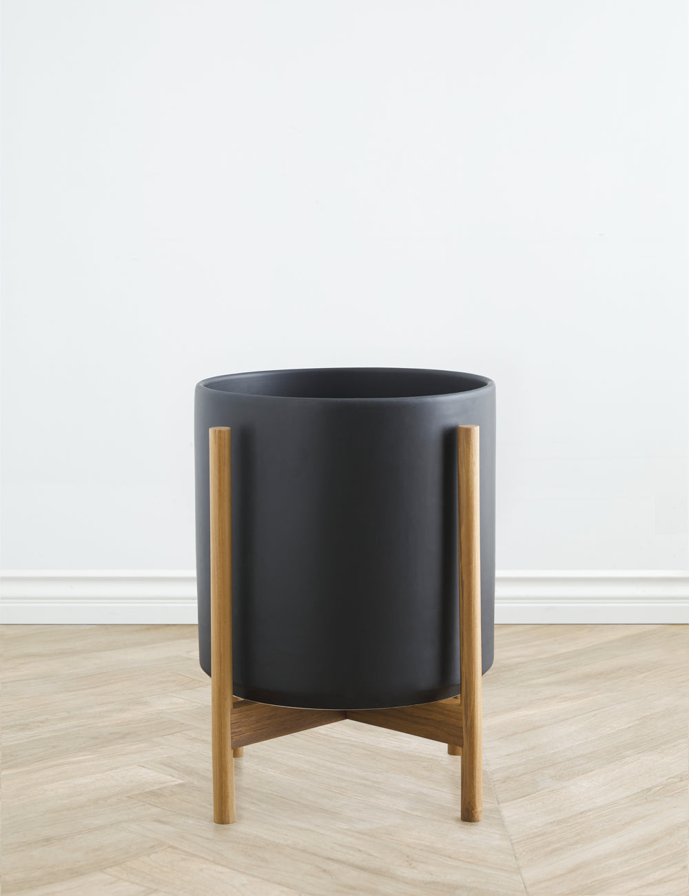 #color::black #size::14--Diameter