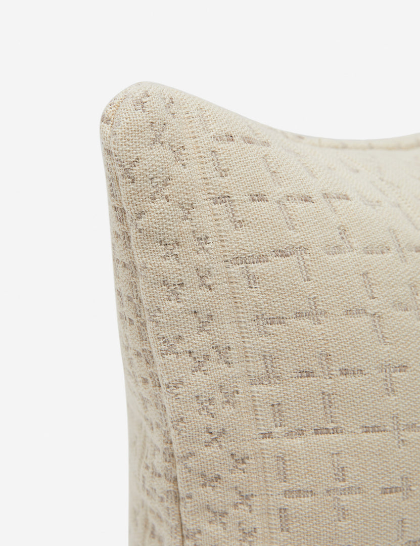 #color::ivory #style:lumbar
