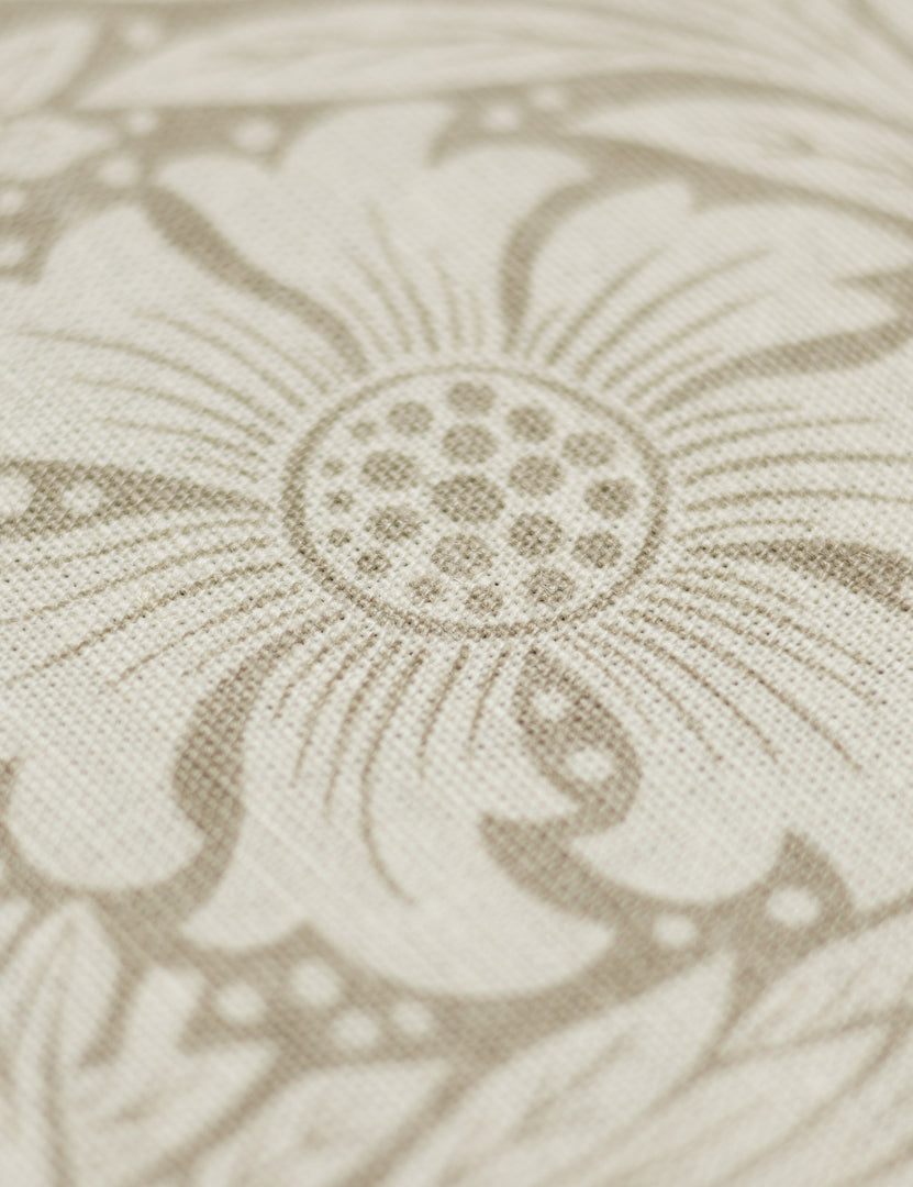 #color::linen-and-ivory