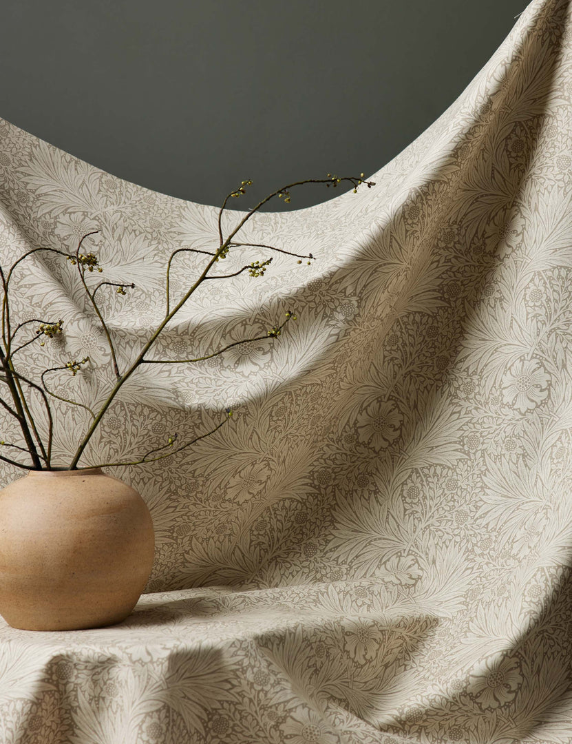 #color::linen-and-ivory