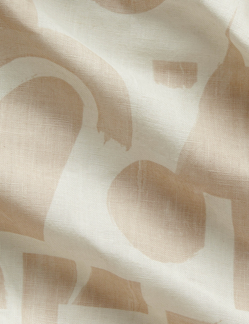 #color::taupe-and-ivory