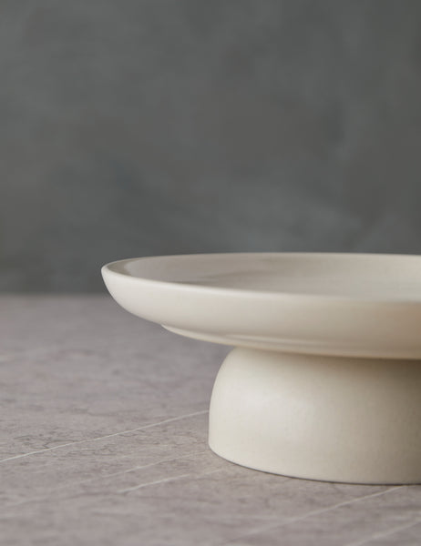 Pacifica Footed Plate, Vanilla by Casafina
