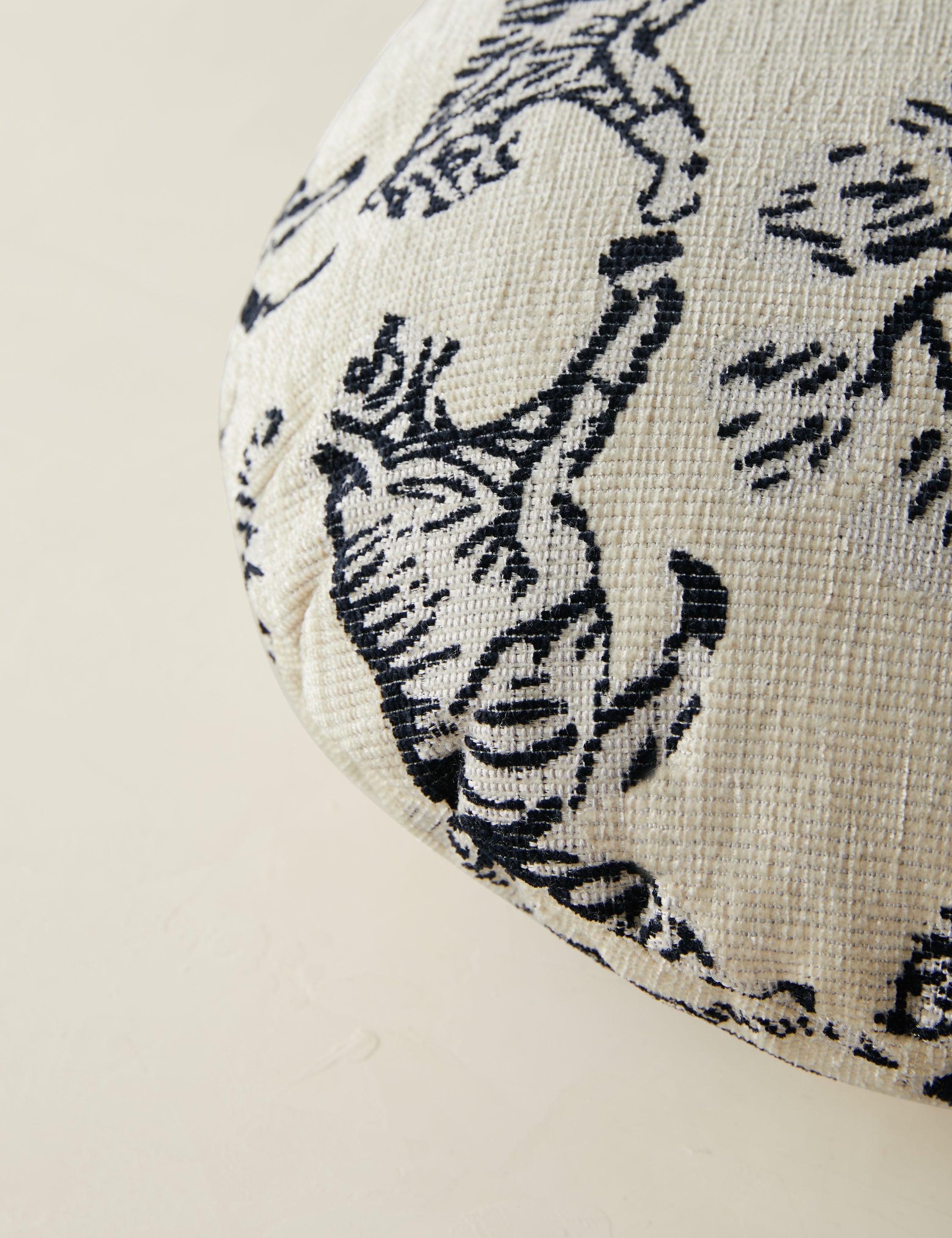 Tiger Jacquard Round Pillow - Thumbnail 5
