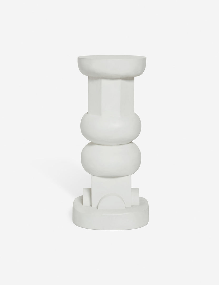 #size::short | Angled view of the toivo short pedestal