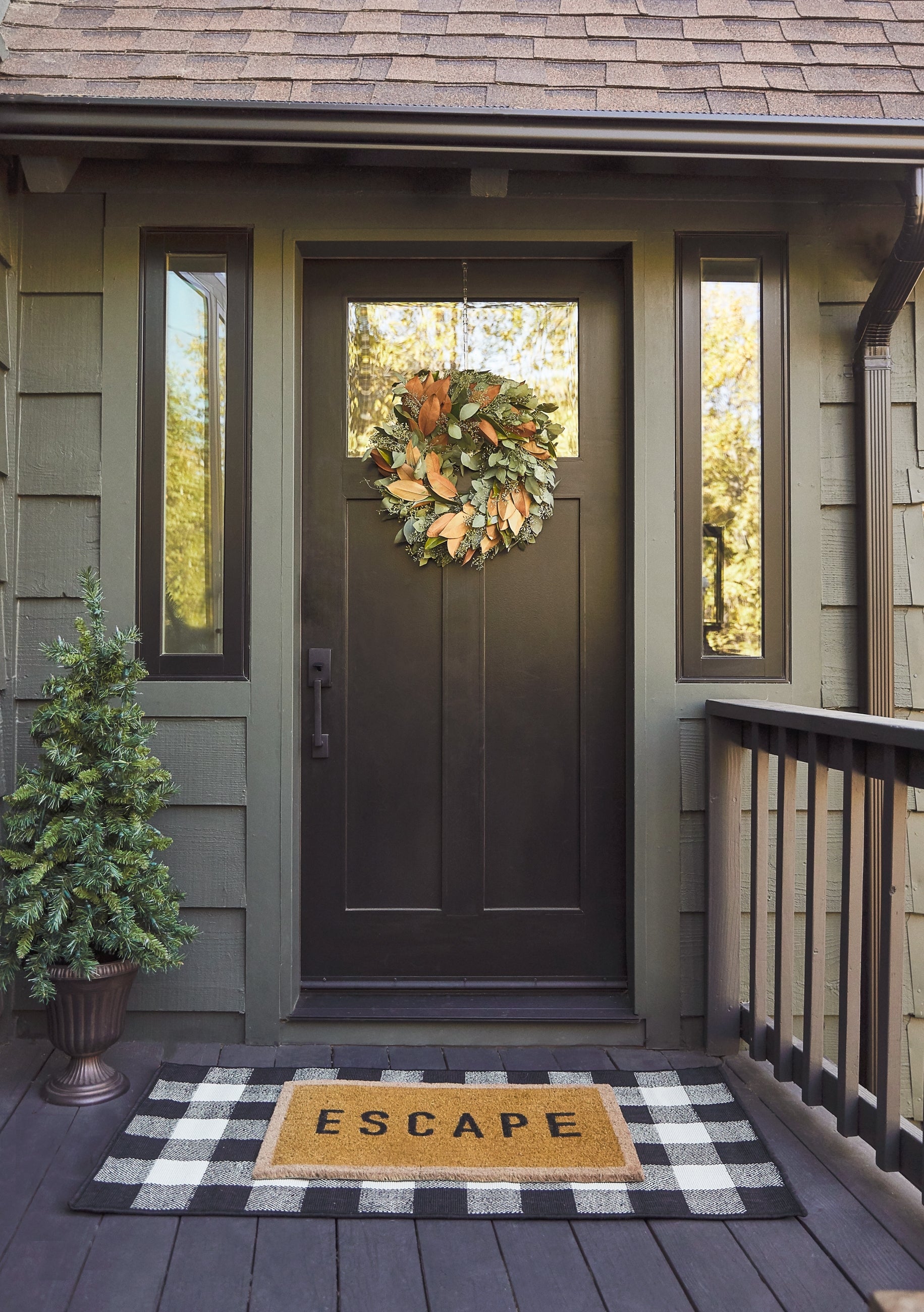 Lulu and Georgia Eucalyptus Wreath - Thumbnail 3