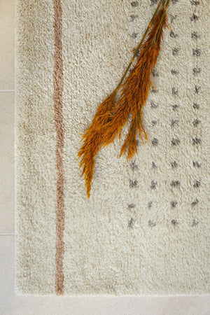 Close-up of the corner of the Rina wool moroccan rug